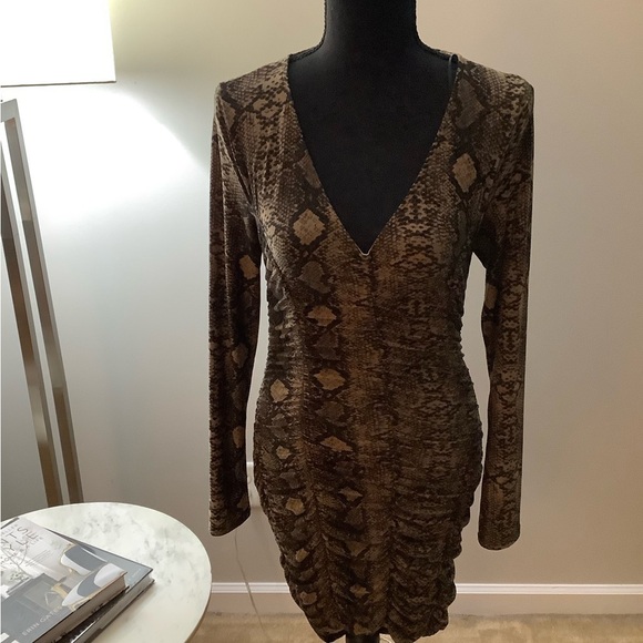 Bodycon long sleeve Mini Dress - Picture 2 of 3